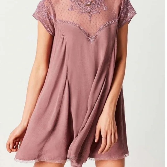 Kimchi Blue | Dresses | Kimchi Blue Lily Lace Trapeze Mauve Pink Dress |  Poshmark